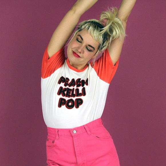 SOLD 🌟 Peach Kelli Pop x Mowgli Surf Collab Graphic Logo Merch T-shirt (XS) - Picture 4 of 4